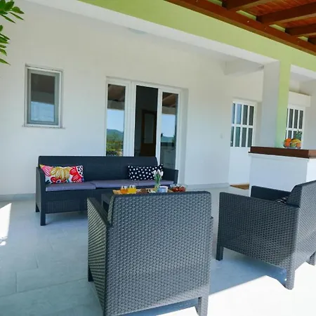 Escape House By Guide Villa Vuksic