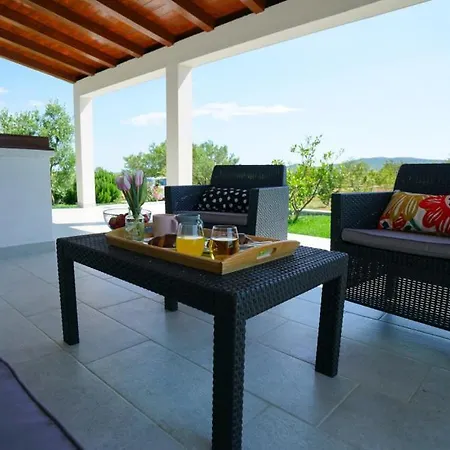 Escape House By Guide *