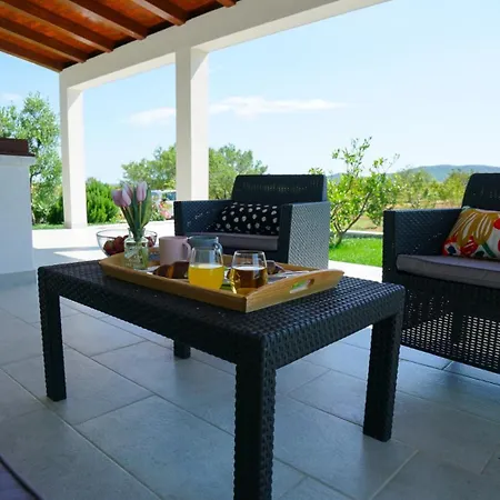 Escape House By Guide Villa