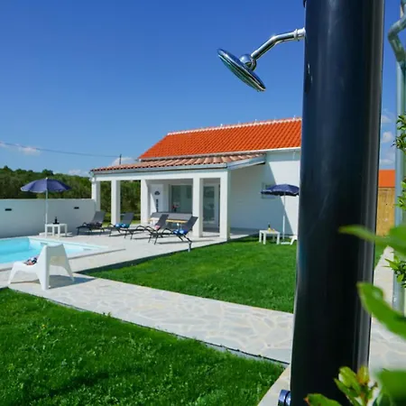 Escape House By Guide