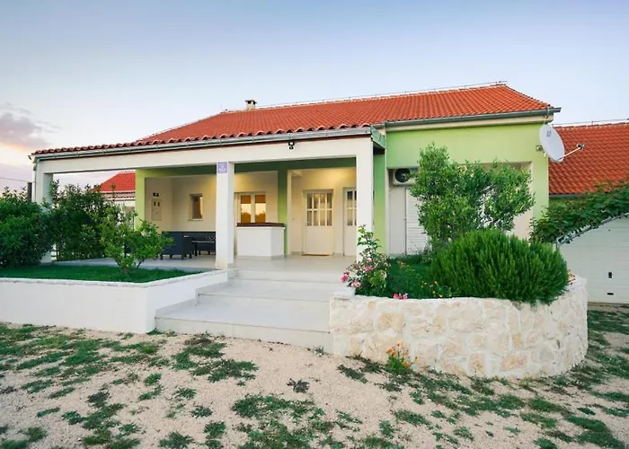 Escape House By Guide