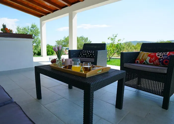 Escape House By Guide Villa
