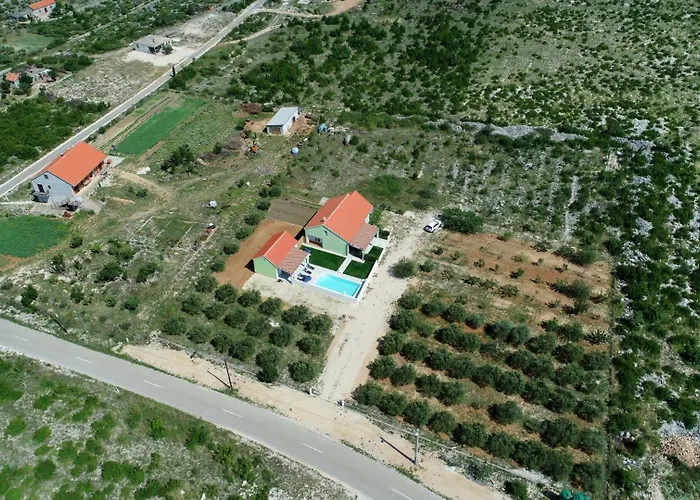 Escape House By Guide *