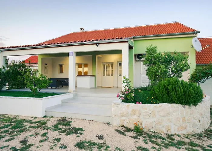Escape House By Guide Villa